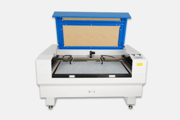 醫用防護服激光切割裁剪設備,助力疫情防控 醫用防護服激光切割裁剪設備,助力疫情防控