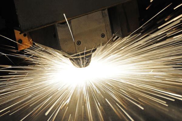 光纖激光切割機加工時為什么會燒邊？